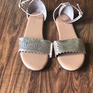 Girls Old Navy sandals. Size 1